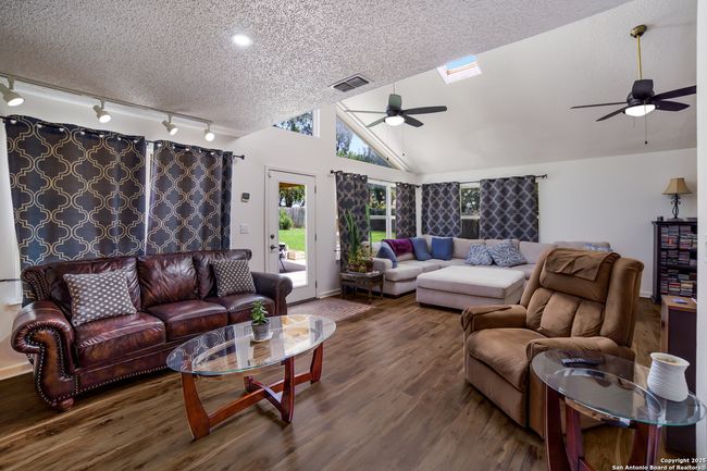 713 Fawndale Ln, House other with 3 bedrooms, 3 bathrooms and null parking in Windcrest TX | Image 12