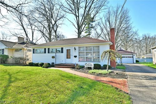 1737 Westwood Dr Nw, Warren, OH, 44485-1841 | Card Image