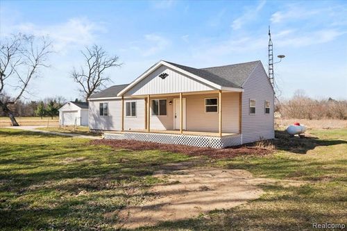 372 S Eifert Rd, Mason, MI, 48854-9511 | Card Image