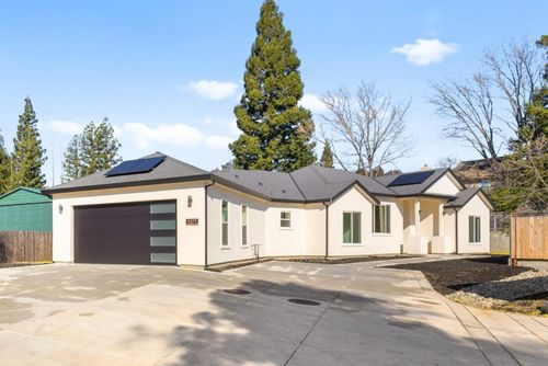 9017 Phoenix Avenue, Fair Oaks, CA, 95628 | Card Image