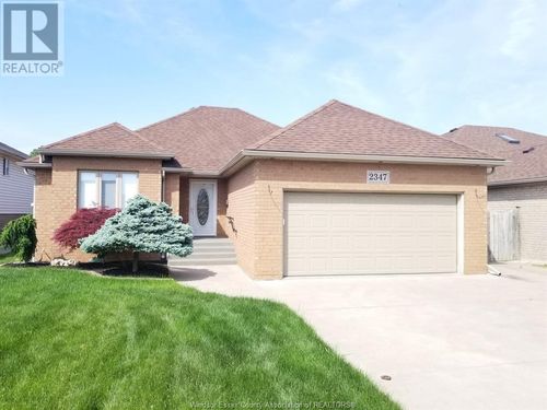 2347 California Ave, Windsor, ON, N9E4P2 | Card Image