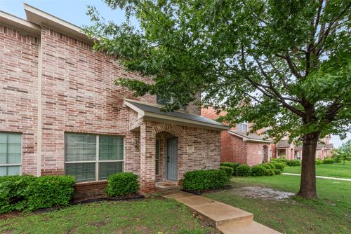 2332 Calendar Ct, Grand Prairie, TX, 75050-7621 | Card Image