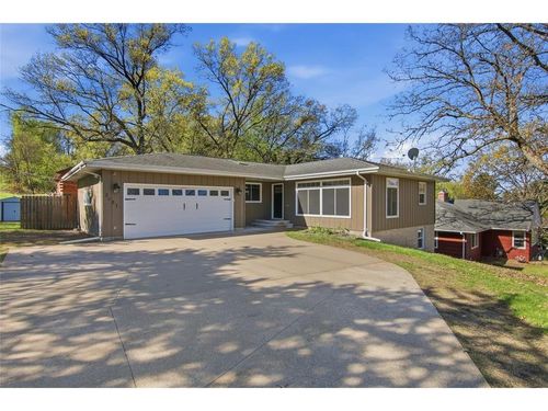 2921 La Salle St, Eau Claire, WI, 54703-1768 | Card Image