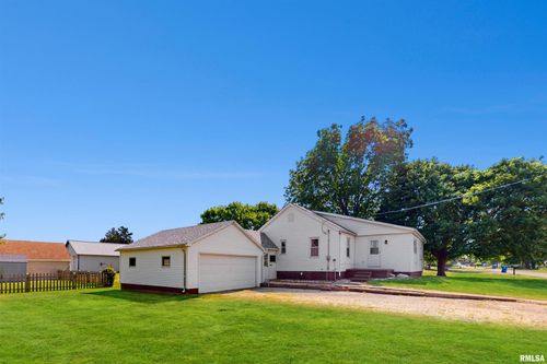 308 E 4th St, Mineral, IL, 61344-9194 | Card Image