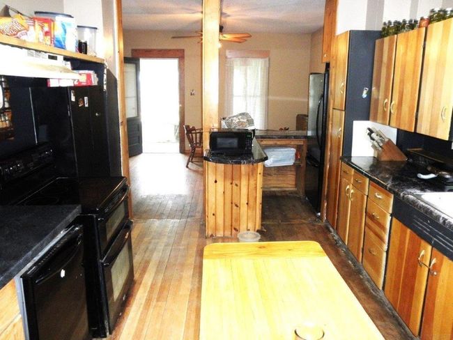 9153 Oak Ave, Home with 5 bedrooms, 3 bathrooms and null parking in Cresco IA | Image 7