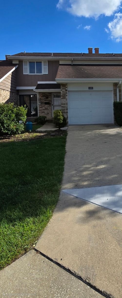 1268 Edinburgh Ct, Wheaton, IL, 60189-7706 | Card Image