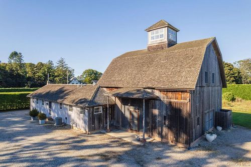 29500 Main Rd, Cutchogue, NY, 11935-1304 | Card Image