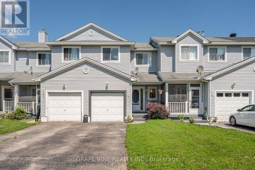 741 Maley St, Kemptville, ON, K0G1J0 | Card Image