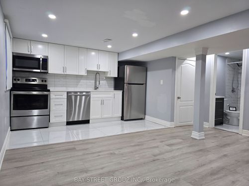 lower-366 E 23rd St, Hamilton, ON, L8V2X6 | Card Image