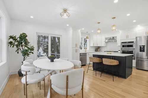 44 Lakeview Ter, Waltham, MA, 02451-3210 | Card Image