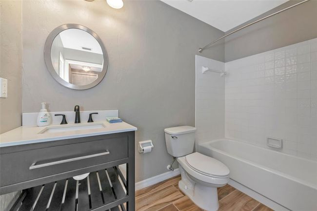 101 - 1712 Starling Dr, Condo with 2 bedrooms, 2 bathrooms and null parking in SARASOTA FL | Image 32