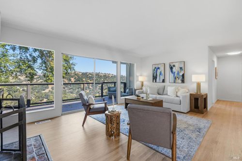 38 Redwood Road, Fairfax, CA, 94930 | Card Image