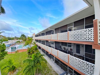 318 - 1430 Ne 170th St, Condo with 2 bedrooms, 2 bathrooms and null parking in North Miami Beach FL | Image 3