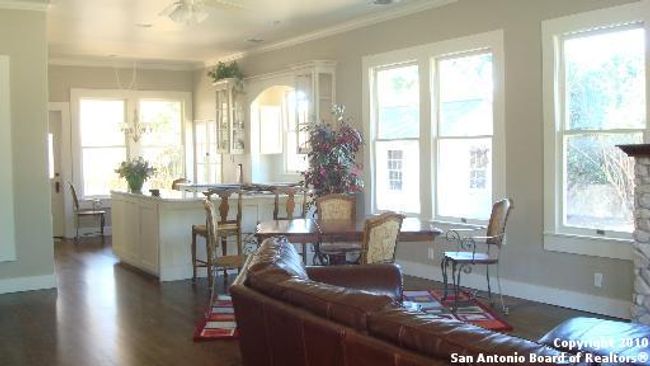 119 Idlewilde Blvd, House other with 2 bedrooms, 3 bathrooms and null parking in Comfort TX | Image 4