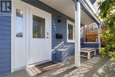 1001 Arcadia St, Home with 4 bedrooms, 3 bathrooms and 2 parking in Esquimalt BC | Image 2