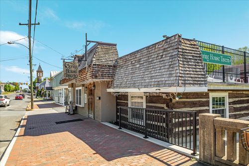 325 S Main St, Woodstock, VA, 22664-1253 | Card Image