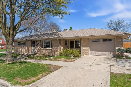 2626 N 80th Street, Wauwatosa, WI, 53213 | Card Image