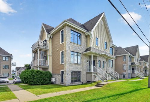 2621 Av Chauveau, Québec, QC, G2C0G4 | Card Image