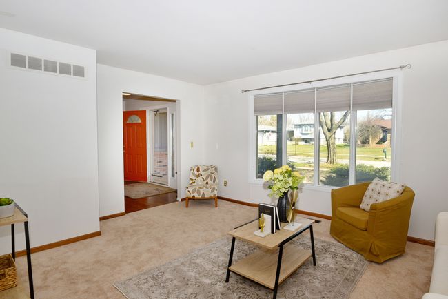 2370 Topaz Dr, House other with 4 bedrooms, 3 bathrooms and null parking in Troy MI | Image 4