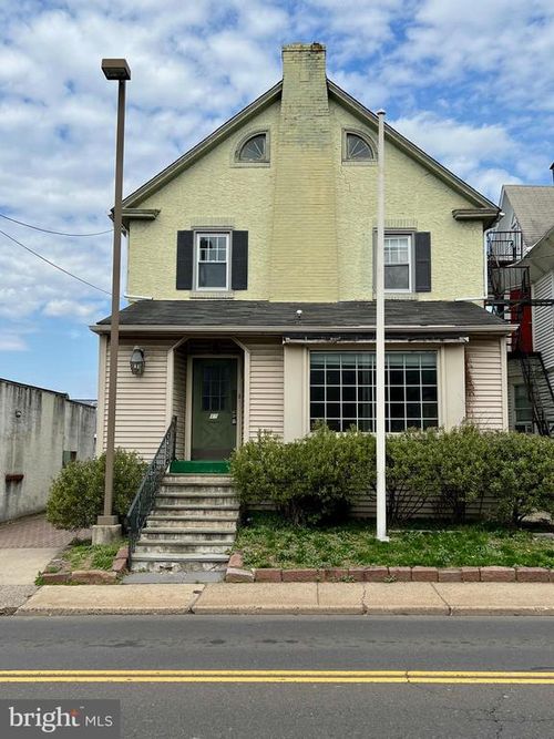 19 Byberry Rd, HATBORO, PA, 19040-3205 | Card Image