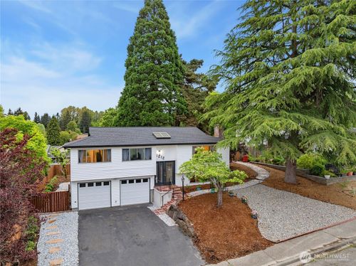 11212 Ne 145th St, Kirkland, WA, 98034-1015 | Card Image