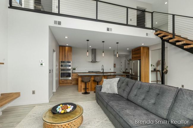 Living Room | Image 7