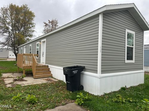 117 Countryside Ln, Mandan, ND, 58554-4614 | Card Image