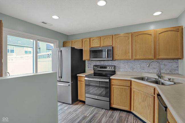 503 Fayette Dr, Condo with 3 bedrooms, 3 bathrooms and null parking in Westfield IN | Image 8
