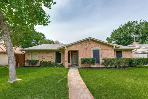425 Quintana Dr, Garland, TX, 75043-3027 | Card Image