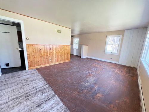 27 Franklin Rd, Hyde Park, NY, 12538-2335 | Card Image