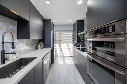 9673 Nw 16th Ct, Pembroke Pines, FL, 33024-4469 | Card Image