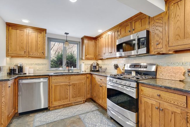569 Somers Rd, House other with 4 bedrooms, 3 bathrooms and 6 parking in East Longmeadow MA | Image 5