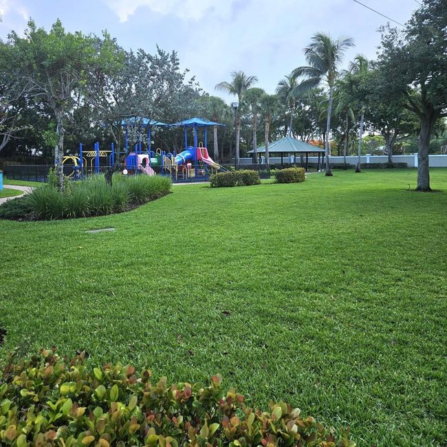 7209 Shady Grove Ln, House other with 3 bedrooms, 3 bathrooms and null parking in Boynton Beach FL | Image 33