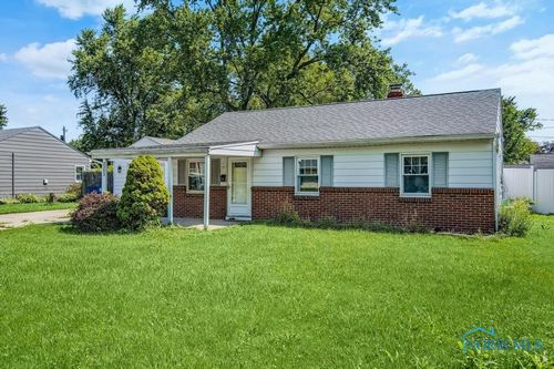 3253 Radford Dr, Toledo, OH, 43614-5255 | Card Image
