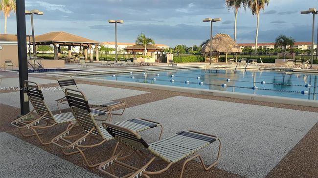 APT-412C - 1401 Sw 134 Th Way, Condo with 1 bedrooms, 2 bathrooms and null parking in Pembroke Pines FL | Image 17
