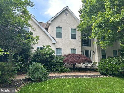 1 Huntsman Dr, Garnet Valley, PA, 19060-1211 | Card Image