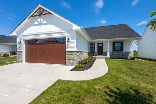 6779 Genesis Way, Bettendorf, IA, 52722-3195 | Card Image