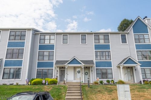 24 Heritage Ln, Hamburg, NJ, 07419-1328 | Card Image