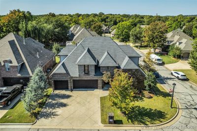 9944 S 79th East Avenue, House other with 4 bedrooms, 3 bathrooms and null parking in Tulsa OK | Image 2