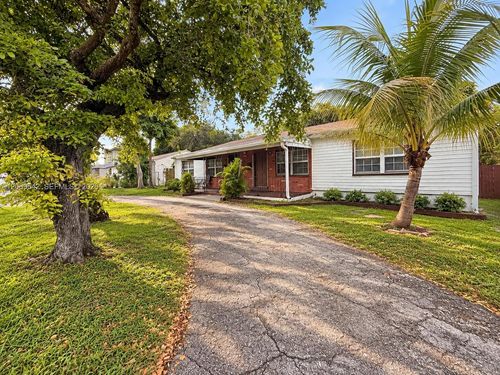 1528-1526 Ne 135th St, North Miami, FL, 33161-4405 | Card Image