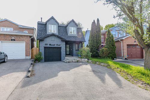 851 Bennett Crt, Oshawa, ON, L1K1V3 | Card Image