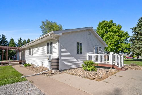 475 E Clay St, El Paso, IL, 61738-1506 | Card Image