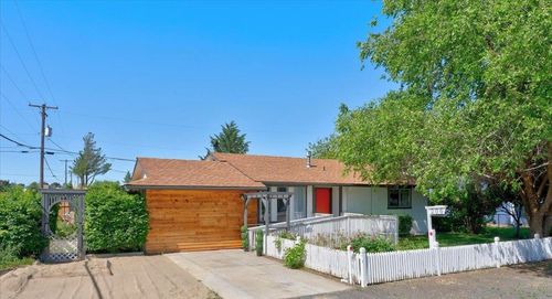 206 Maxwell St, Davenport, WA, 99122-8620 | Card Image
