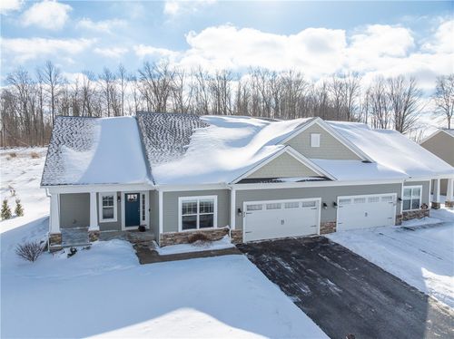 23 Longtrail Ln, Henrietta, NY, 14467-8977 | Card Image