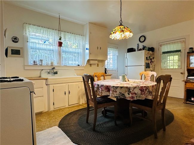 Unit 1 - Eat in kitchen | Image 10
