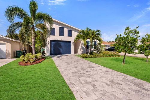 811 108th Ave N, Naples, FL, 34108-1873 | Card Image