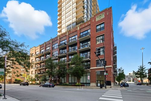 807-210 S Desplaines St, Chicago, IL, 60661-5559 | Card Image