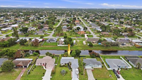 383 Se Whitmore Dr, Port St. Lucie, FL, 34984-4531 | Card Image