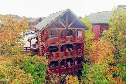 2867 White Oak Ridge Ln, Sevierville, TN, 37862-6164 | Card Image