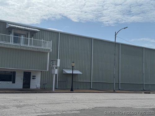223 S Main St, Wagoner, OK, 74467-5222 | Card Image